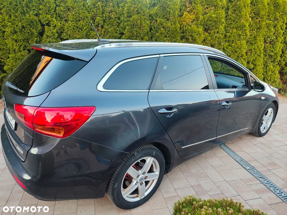 Kia Ceed - 10