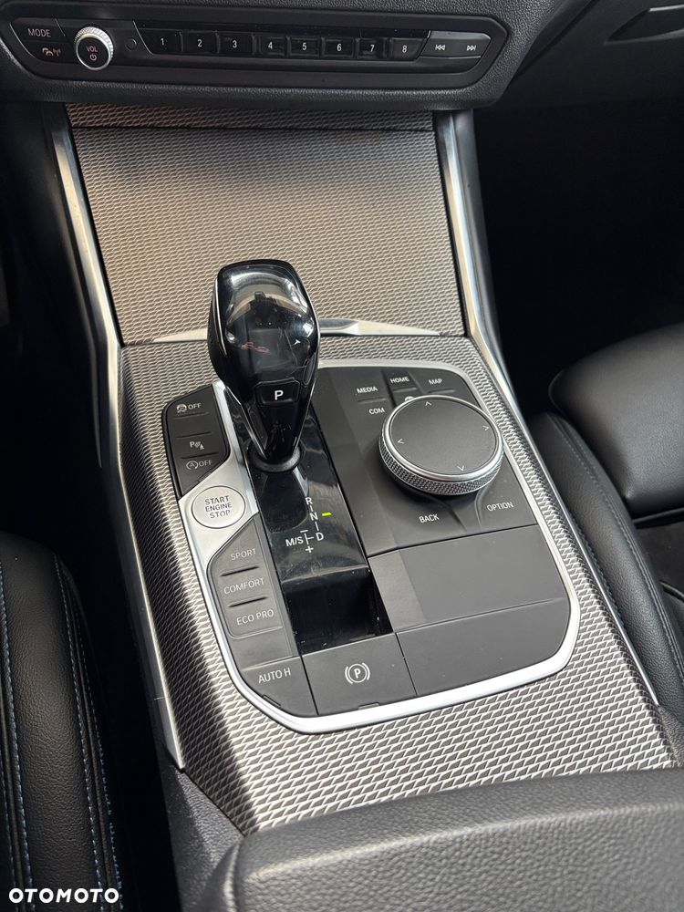 BMW Seria 3 320d xDrive M Sport - 10