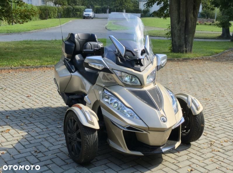 Can-Am Spyder - 2
