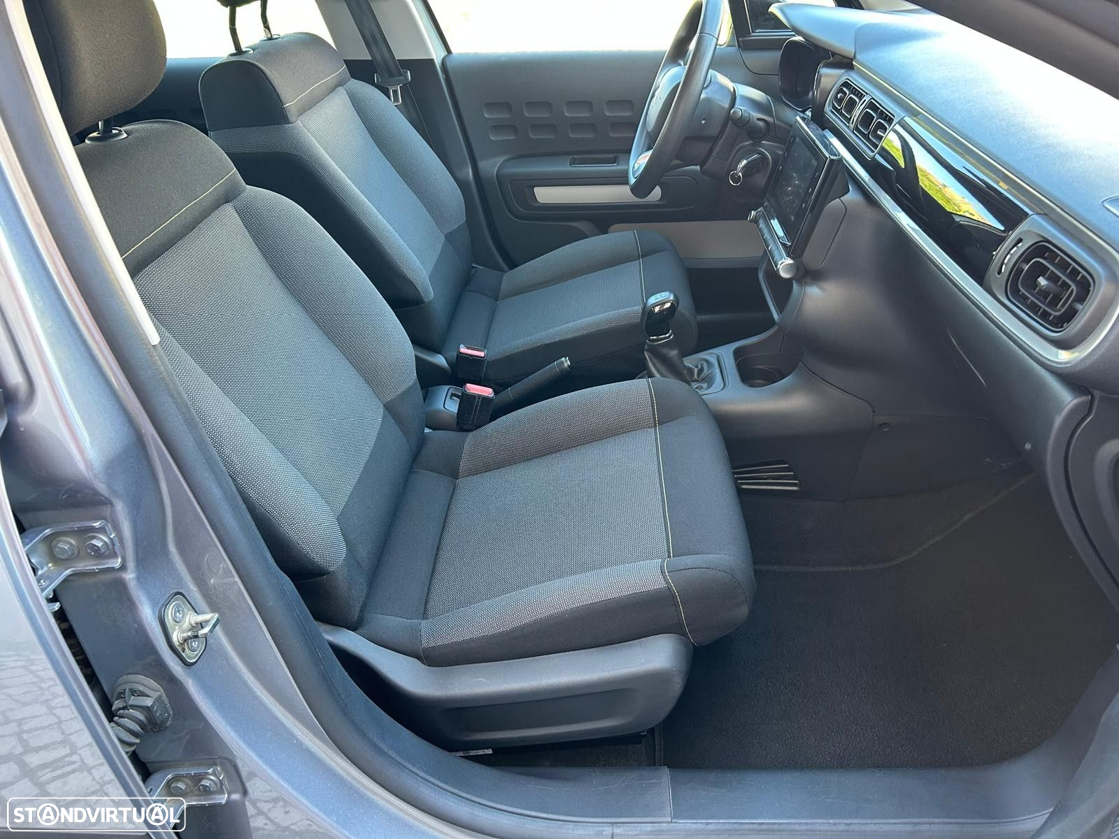 Citroën C3 1.2 PureTech Shine - 29