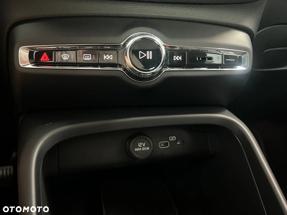 Volvo C40 Recharge Extended Range Plus - 29