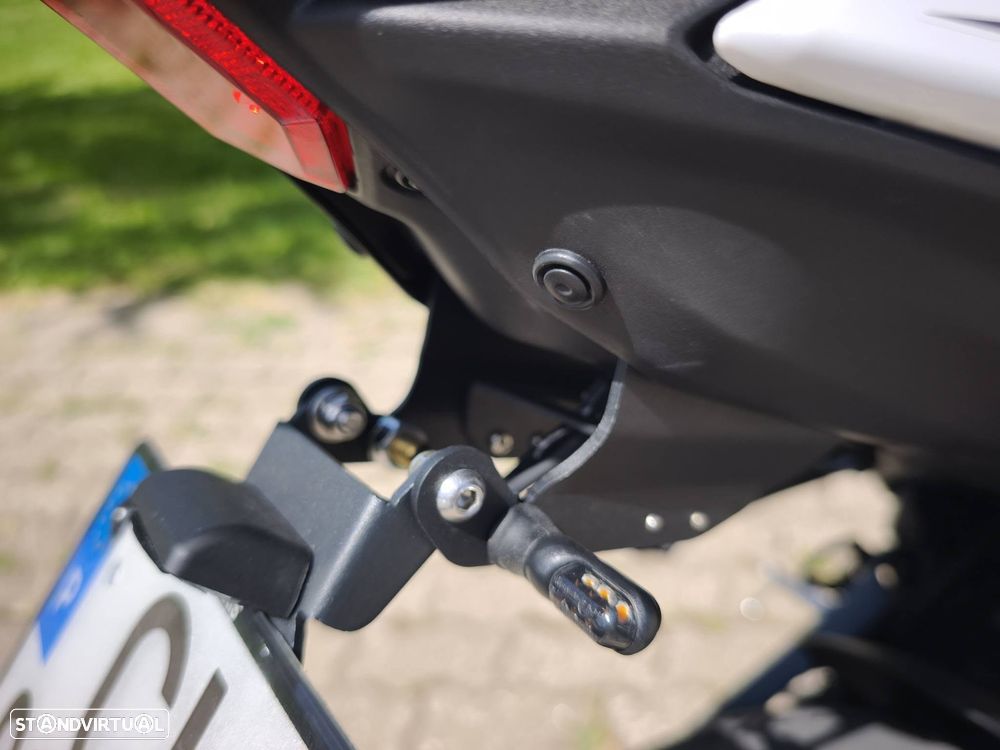 Yamaha R 9 Ediçao 70 anos - 9