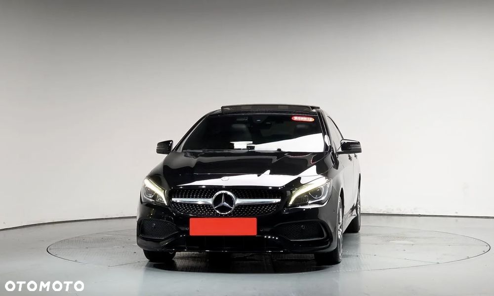 Mercedes-Benz CLA - 4