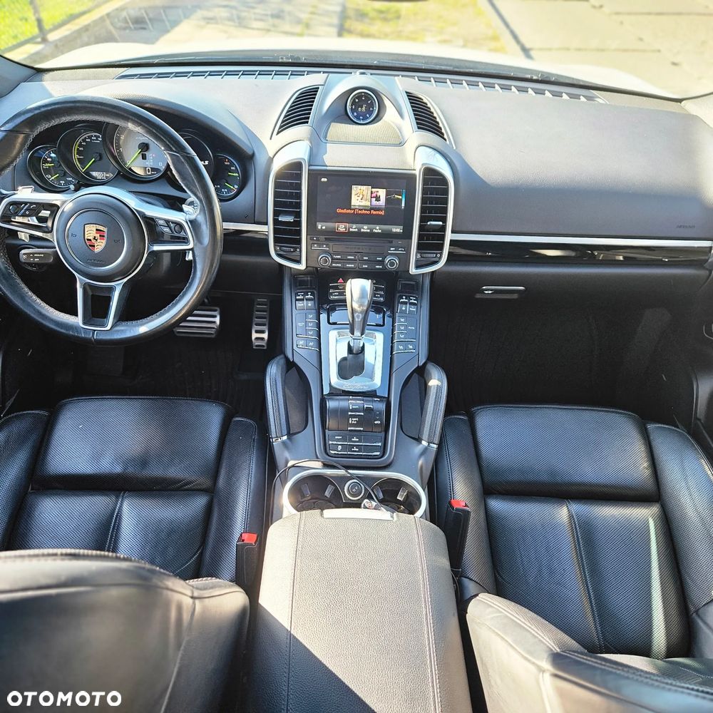 Porsche Cayenne S E-Hybrid Platinum Edition - 29