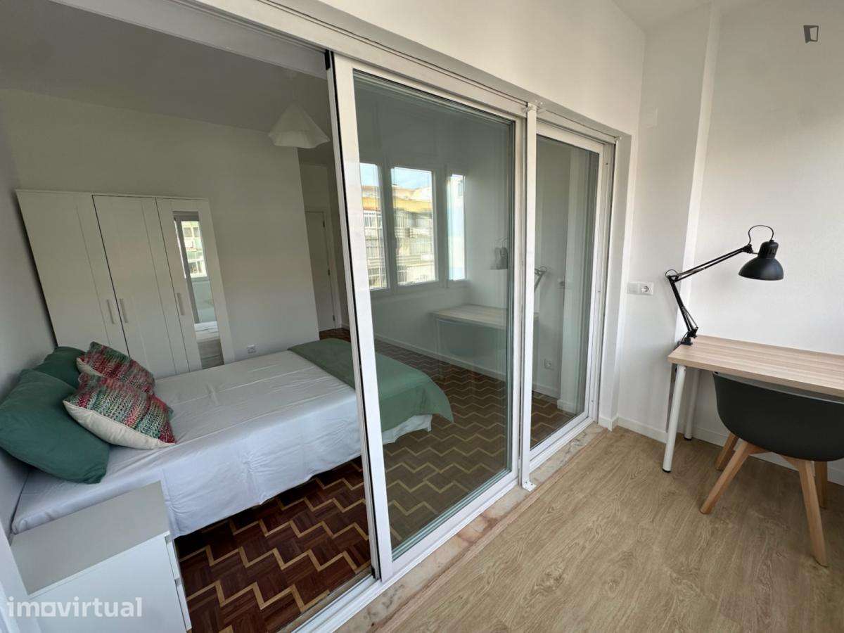 Quarto - localizado em Almada Lisbon - Grande imagem: 3/19