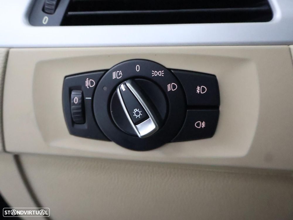 BMW 318 d Line Luxury - 15