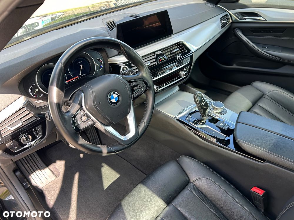 BMW Seria 5 520d Luxury Line - 9