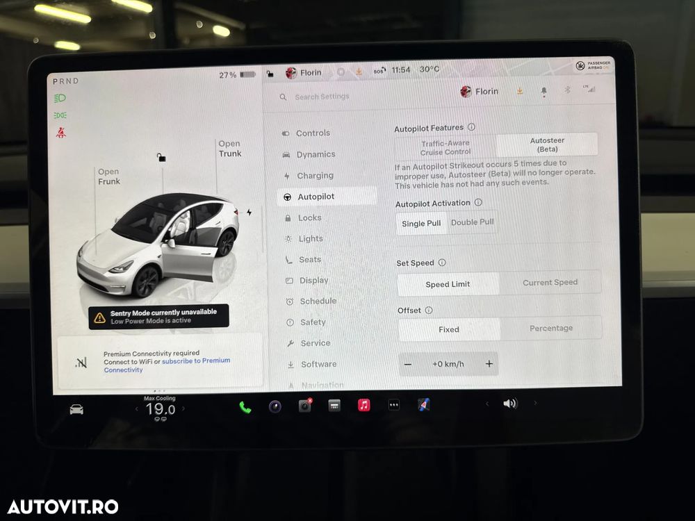 Tesla Model Y - 19