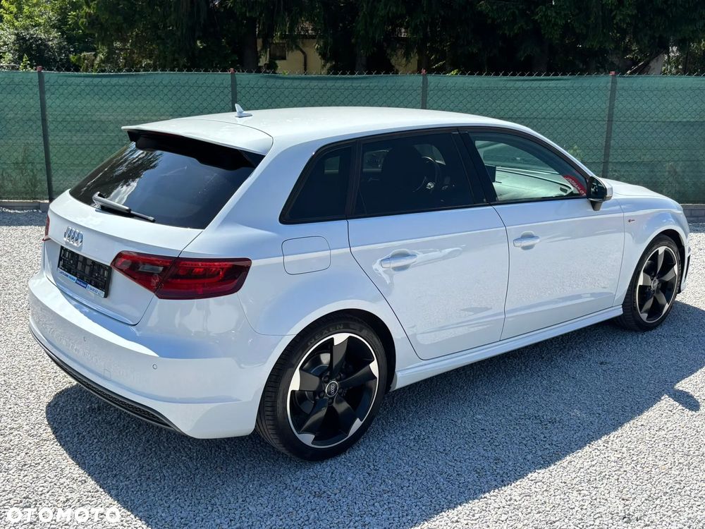 Audi A3 Sportback 1.4 TFSI S tronic S line Sportpaket - 19