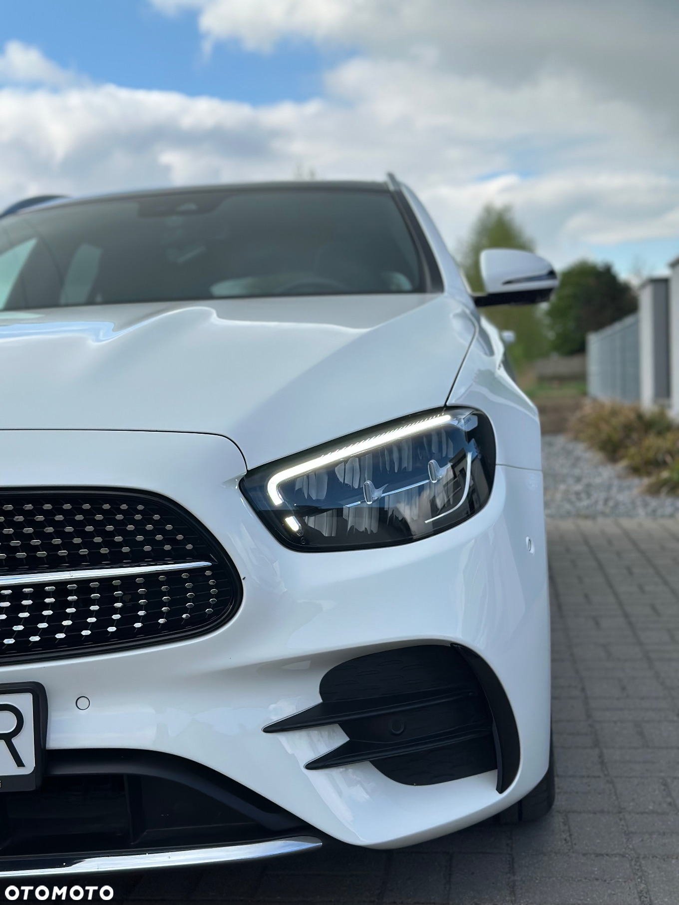 Mercedes-Benz Klasa E 300 d 4Matic T 9G-TRONIC AMG Line - 17