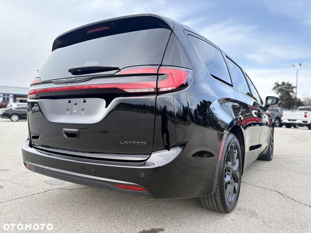 Chrysler Pacifica - 5
