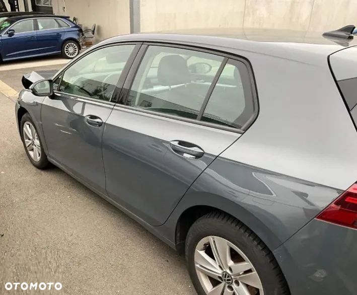 Volkswagen Golf VIII 1.5 eTSI Style DSG - 6