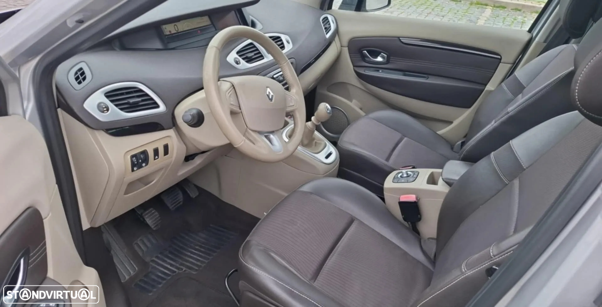 Renault Scénic 1.5 dCi Dynamique S - 8