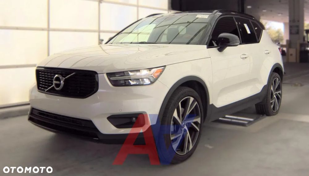 Volvo XC 40 T5 AWD Geartronic R-Design - 4