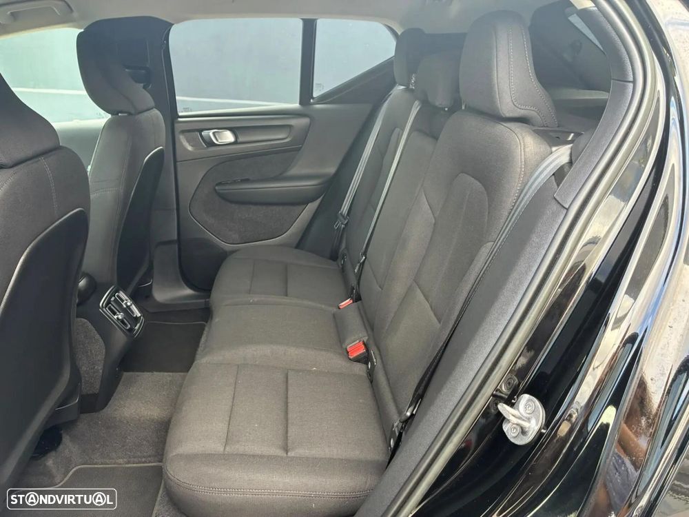 Volvo XC 40 1.5 T2 Momentum Plus Geartronic - 28