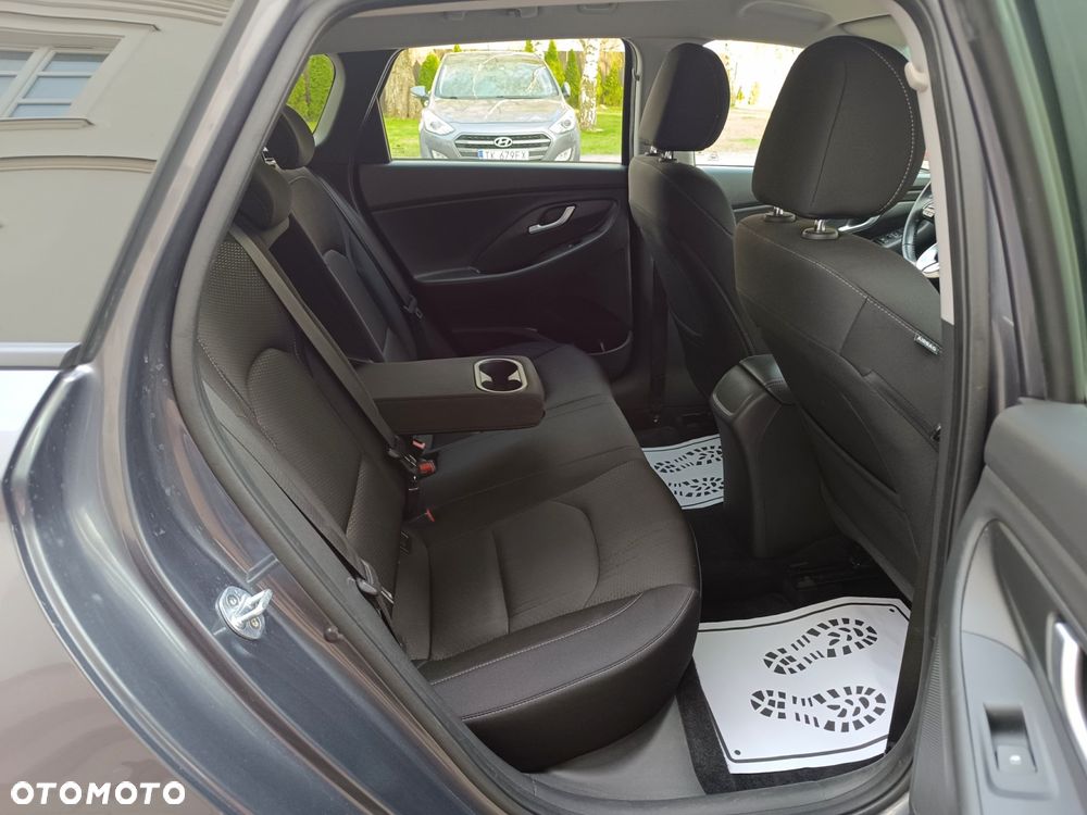 Hyundai i30 blue Kombi 1.6 CRDi Style - 36