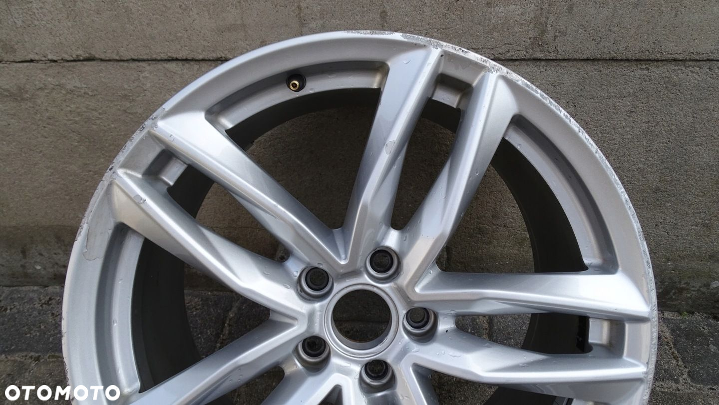 AUDI TT 8S0 E9.0Jx19H2 ET52 5x112 - felga - 2