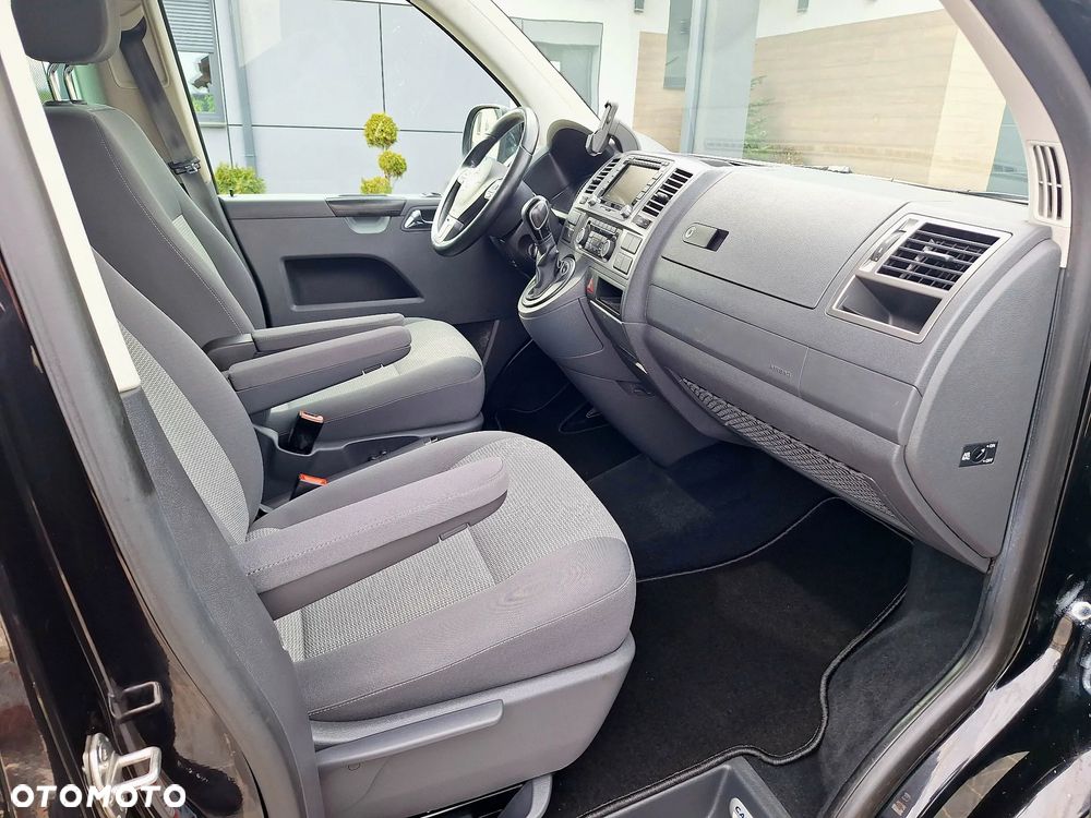 Volkswagen Caravelle - 18