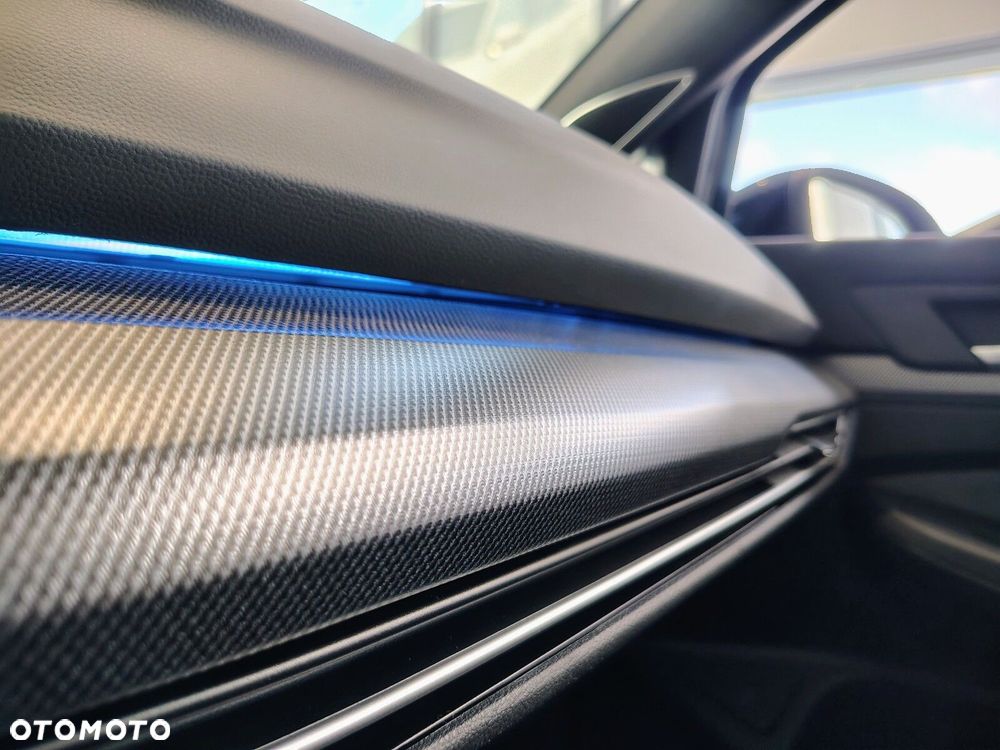 Volkswagen Golf - 31