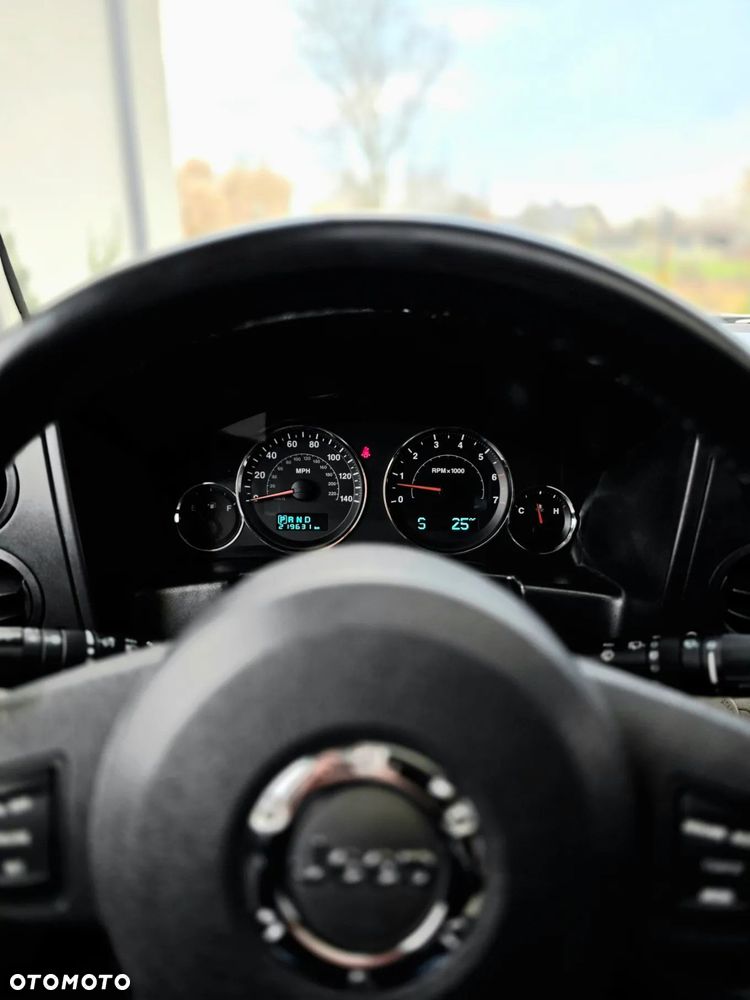 Jeep Commander 5.7 V8 HEMI Automatik Limited - 27