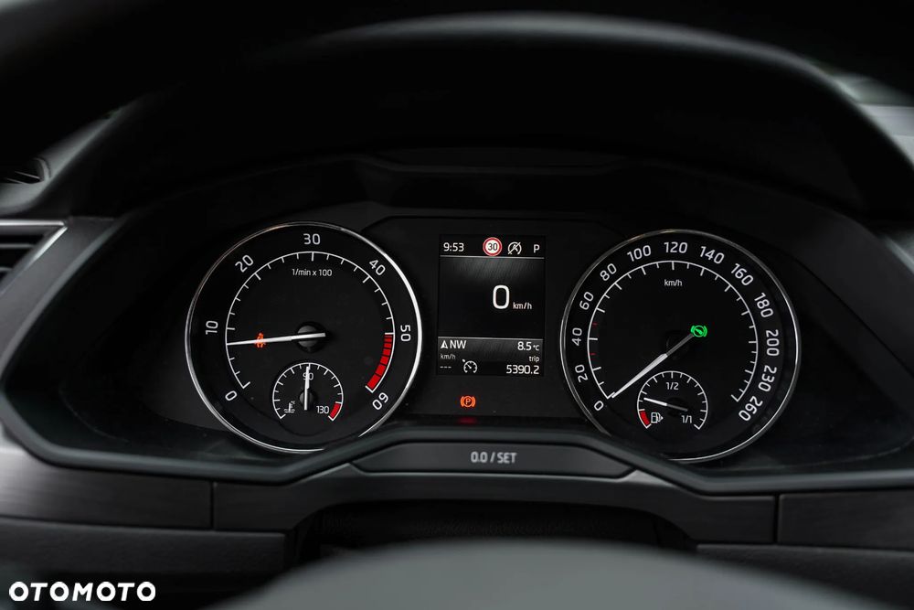 Skoda Superb 2.0 TDI SCR Style DSG - 30