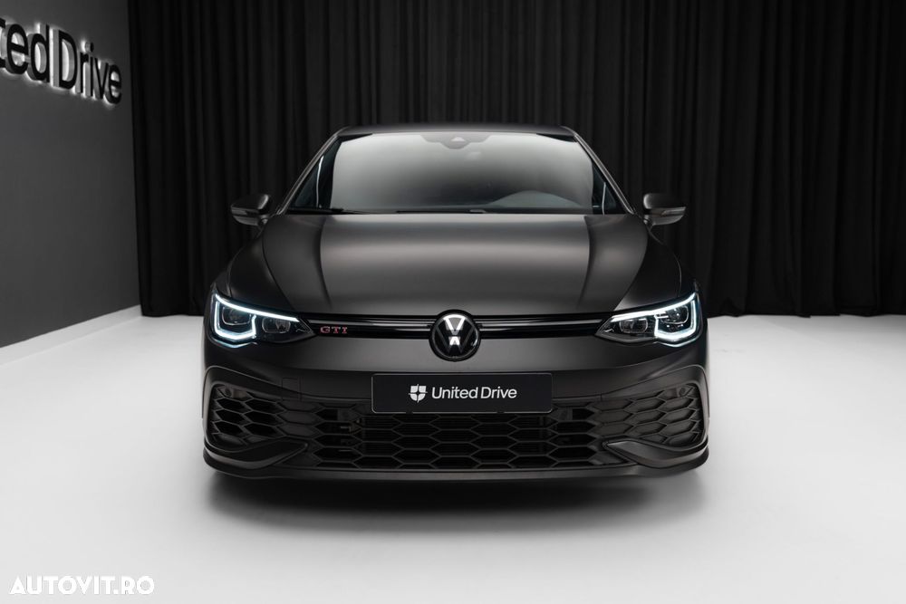 Volkswagen Golf - 2