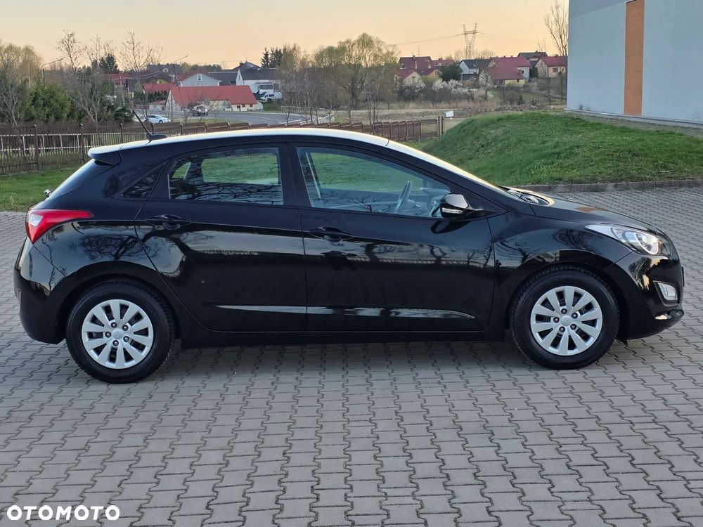 Hyundai i30 blue 1.4 Classic Navigation - 4