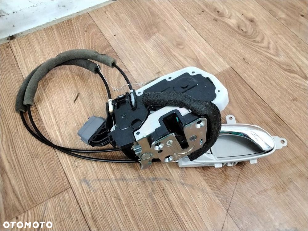 nissan leaf zamek drzwi prawy przedni przód - 1