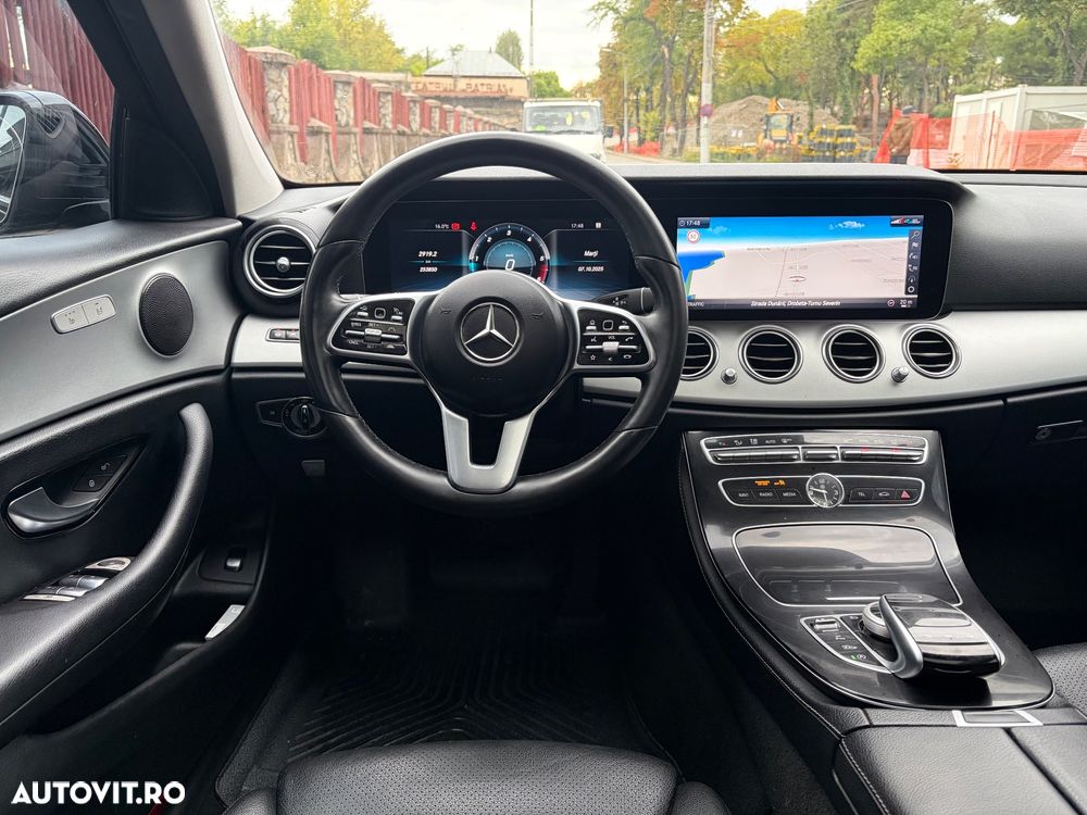 Mercedes-Benz E 220 d 4Matic T 9G-TRONIC - 12