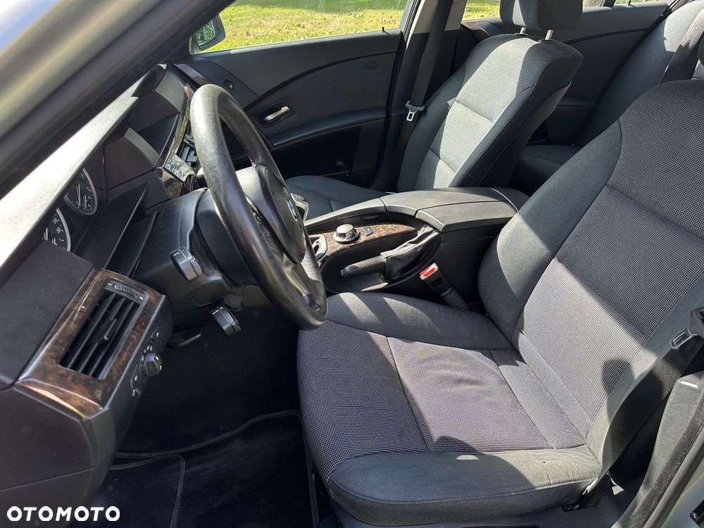 BMW Seria 5 525i - 10