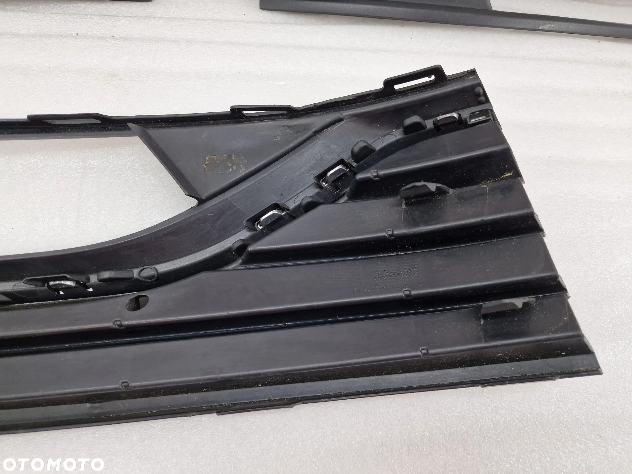 VW POLO 6C0 LIFT 13- LEWA KRATKA BOCZNA ZDERZAKA PRZEDNIEGO PRZÓD , 6C0853665K , NR AUKCJI E/78 - 21
