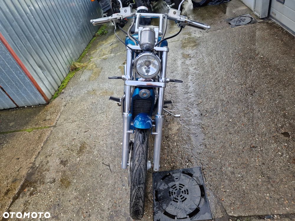 Suzuki Intruder - 4