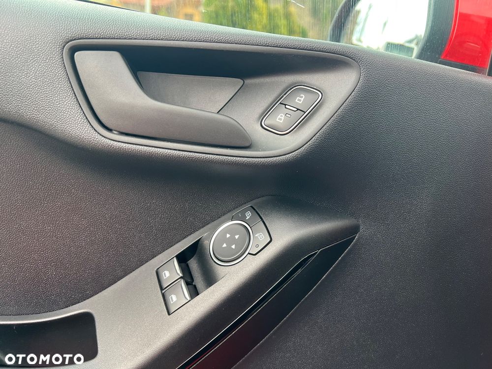 Ford Fiesta 1.1 S&S TITANIUM - 27