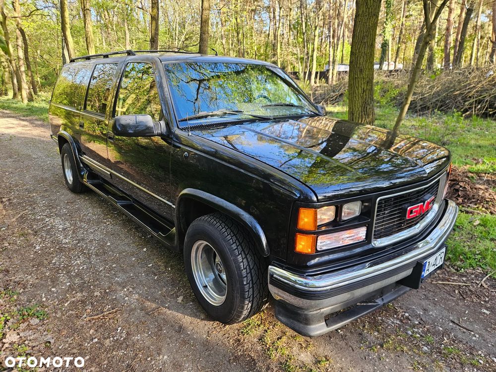 Chevrolet Suburban - 3