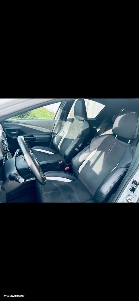 Toyota Yaris 1.5 HDF GR Sport - 11