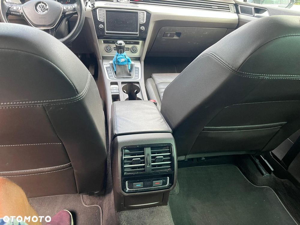 Volkswagen Passat 2.0 TDI BMT Highline - 11