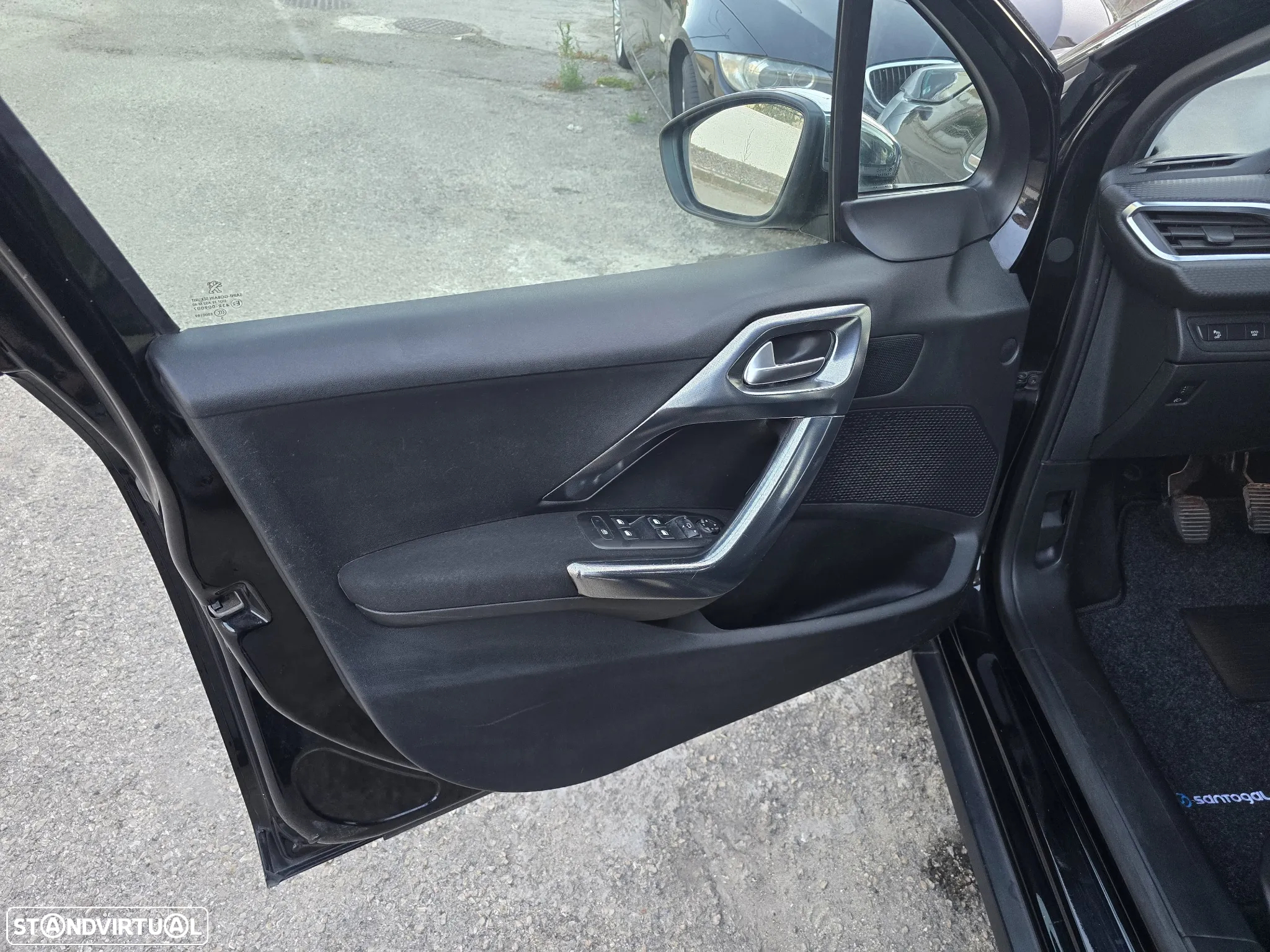 Peugeot 2008 1.6 e-HDi Allure - 21