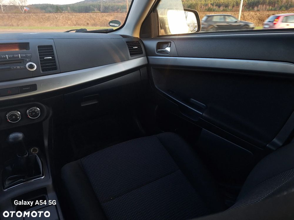 Mitsubishi Lancer 1.8 Invite - 26