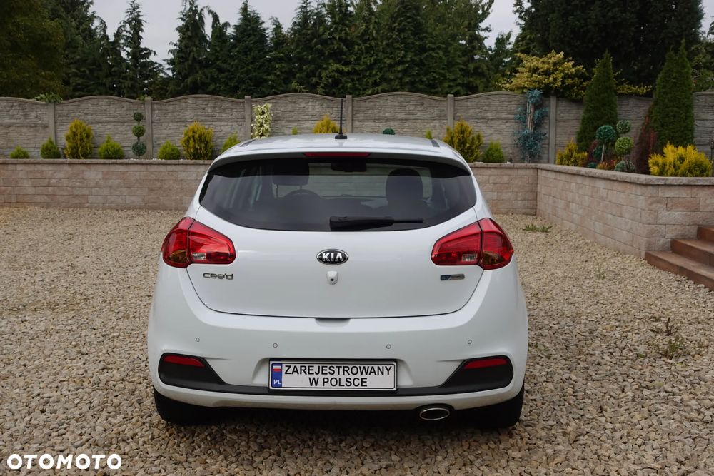 Kia Ceed - 16