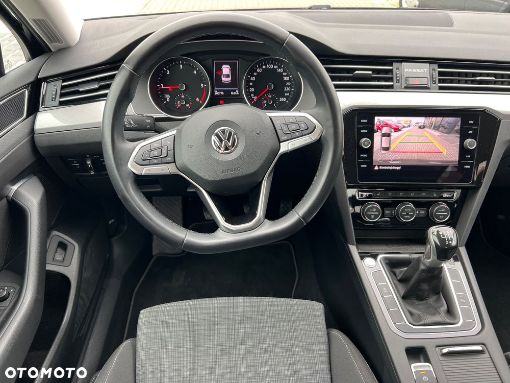 Volkswagen Passat 2.0 TDI BMT Comfortline - 16