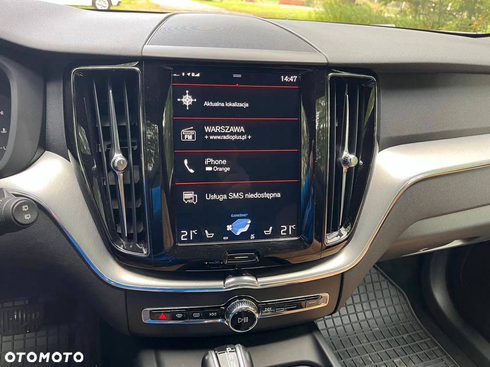 Volvo XC 60 T5 AWD Momentum - 6