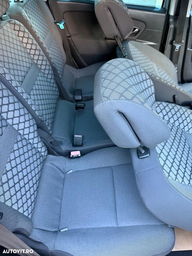 Renault Grand Scenic - 12