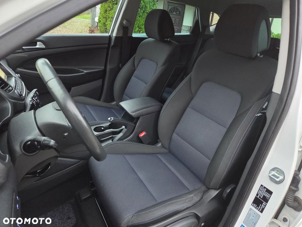 Hyundai Tucson blue 1.7 CRDi 2WD Style - 23