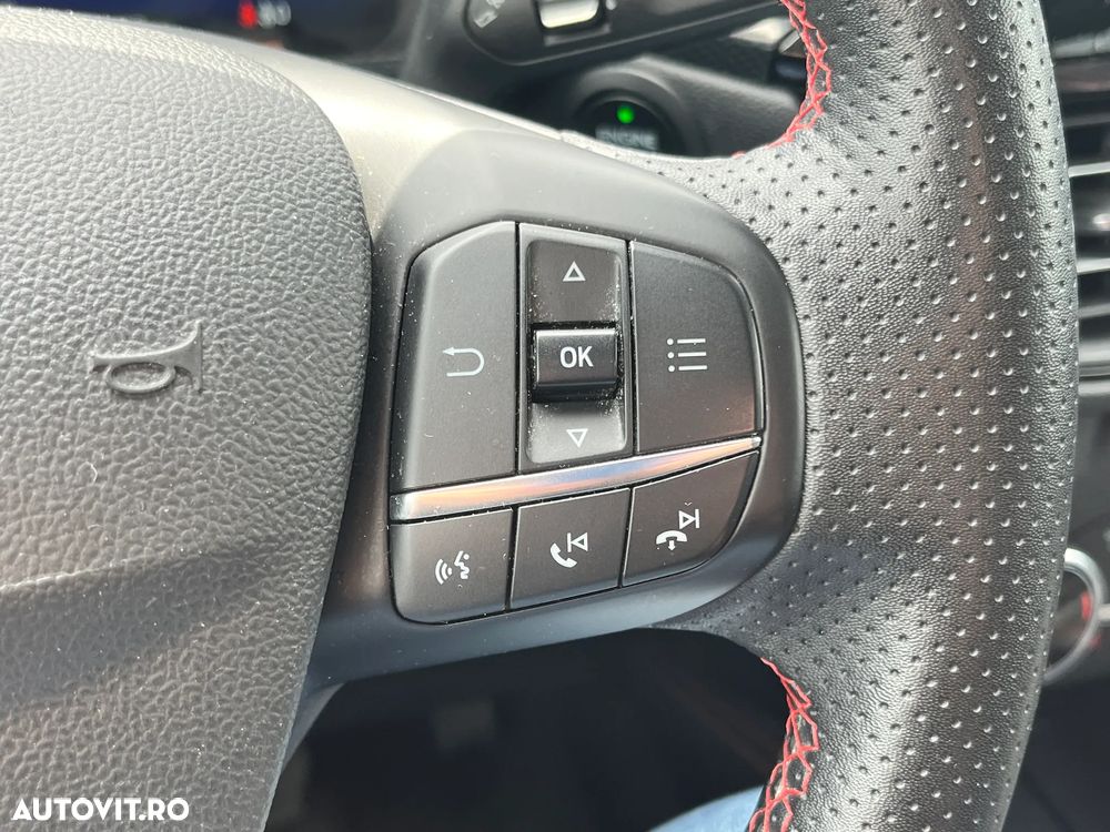 Ford Kuga 2.5 Duratec FHEV ST-LINE - 18