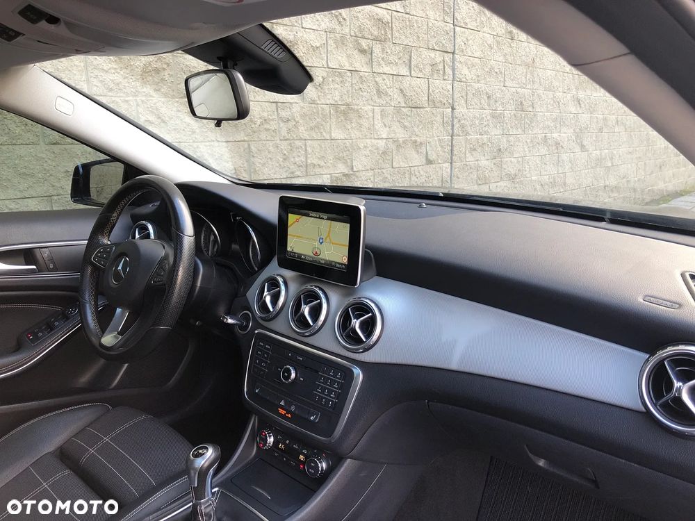 Mercedes-Benz GLA 200 Activity Edition - 18