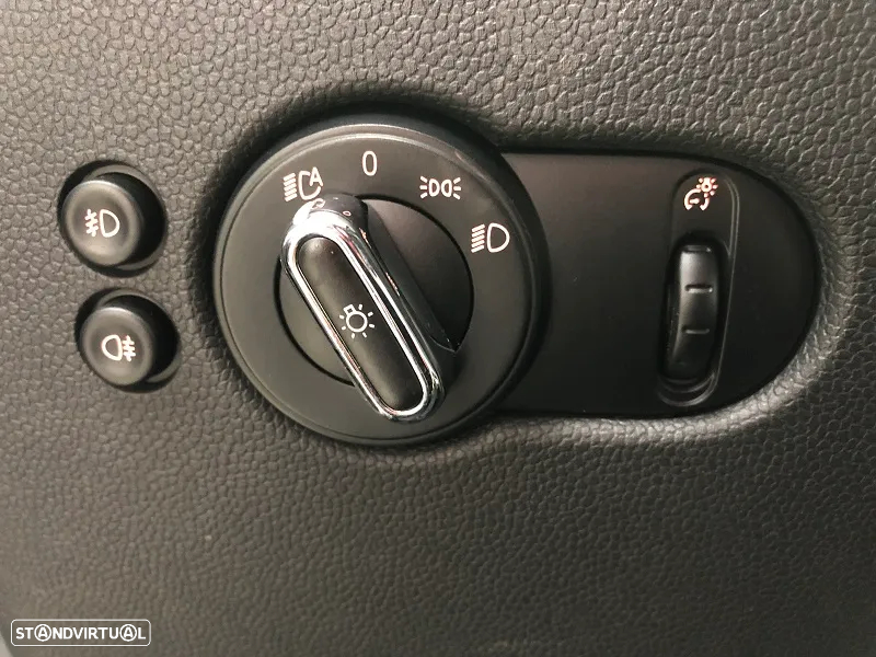 MINI 3 Portas Cooper Auto - 16