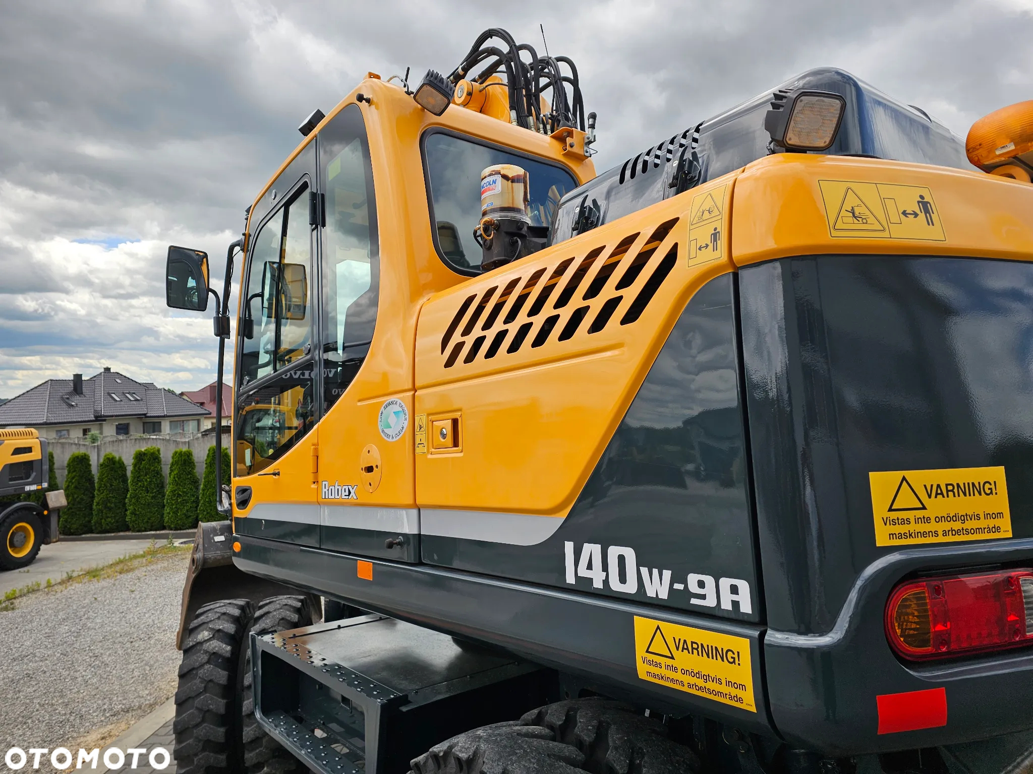 Hyundai 140 W 9 A - 13