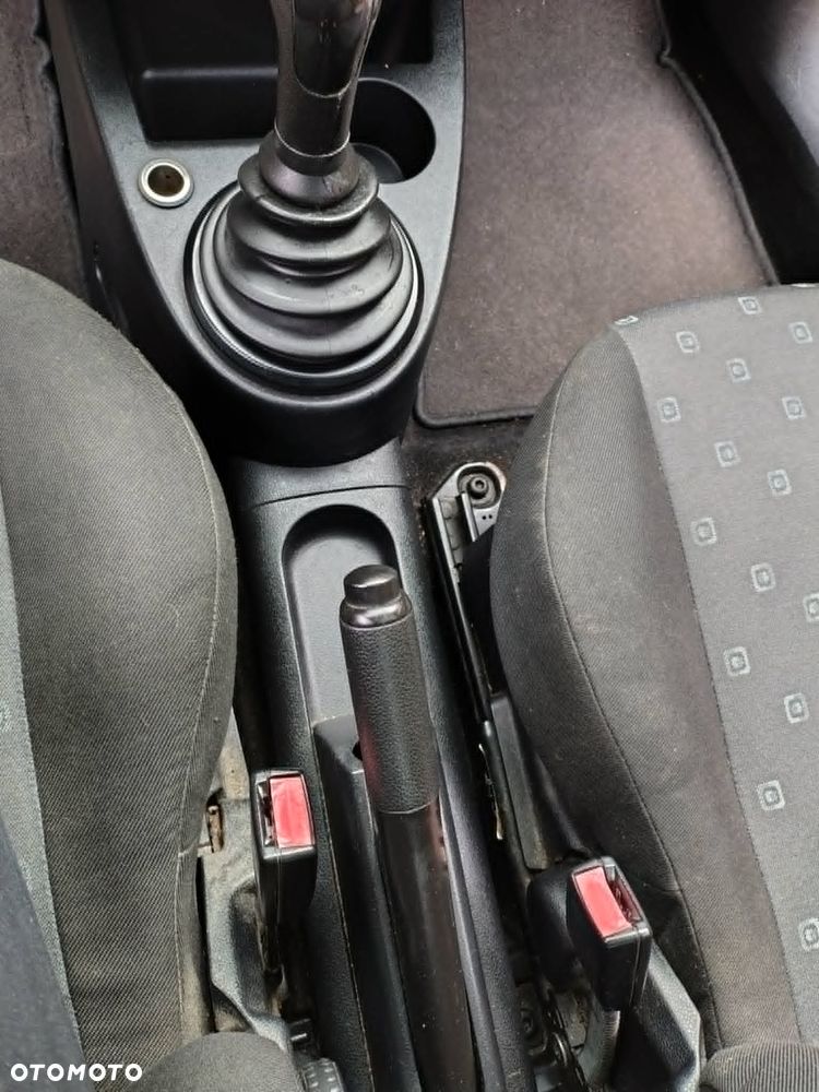 Ford Fiesta - 12