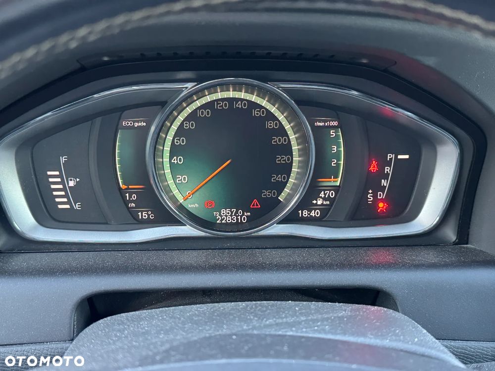 Volvo XC 60 D4 Geartronic RDesign - 16