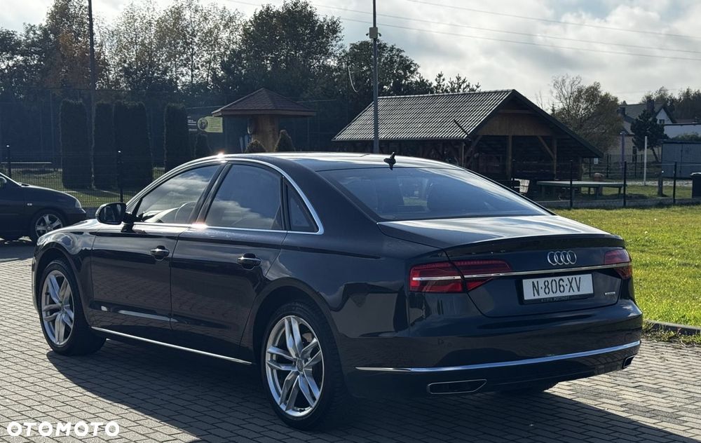 Audi A8 - 8